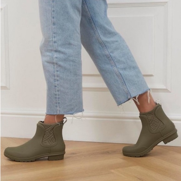 UGG Shoes - UGG WATERPROOF ANKLE BOOTS
